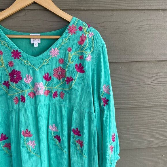 COPY - J. Marie Madeline embroidered dress - Picture 3 of 9